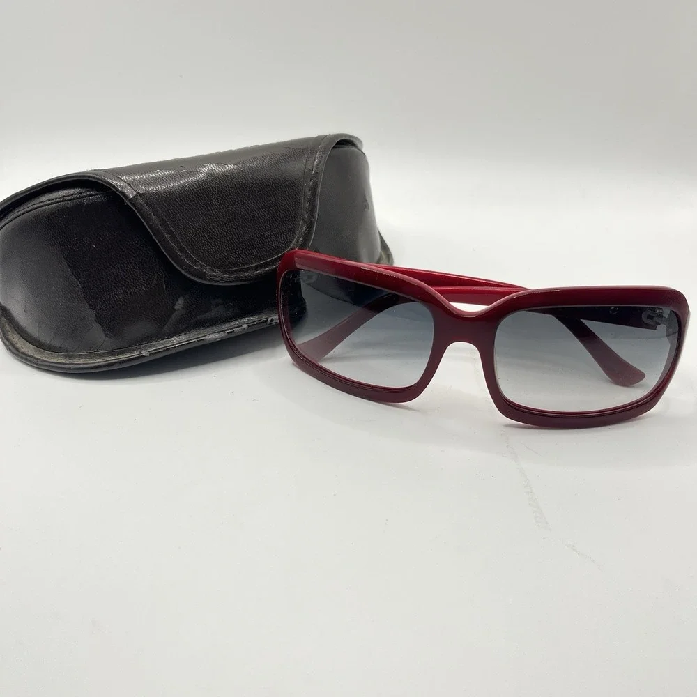 BCBG Maxazira Red Fashion Sunglasses‎ With Magnetic Case